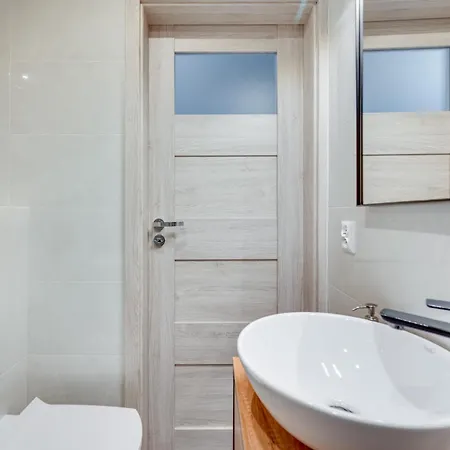 Piastowska 90a -b By Homeprime *