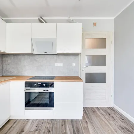 Piastowska 90a -b By Homeprime