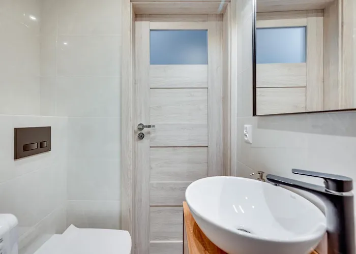 Piastowska 90a -b By Homeprime *